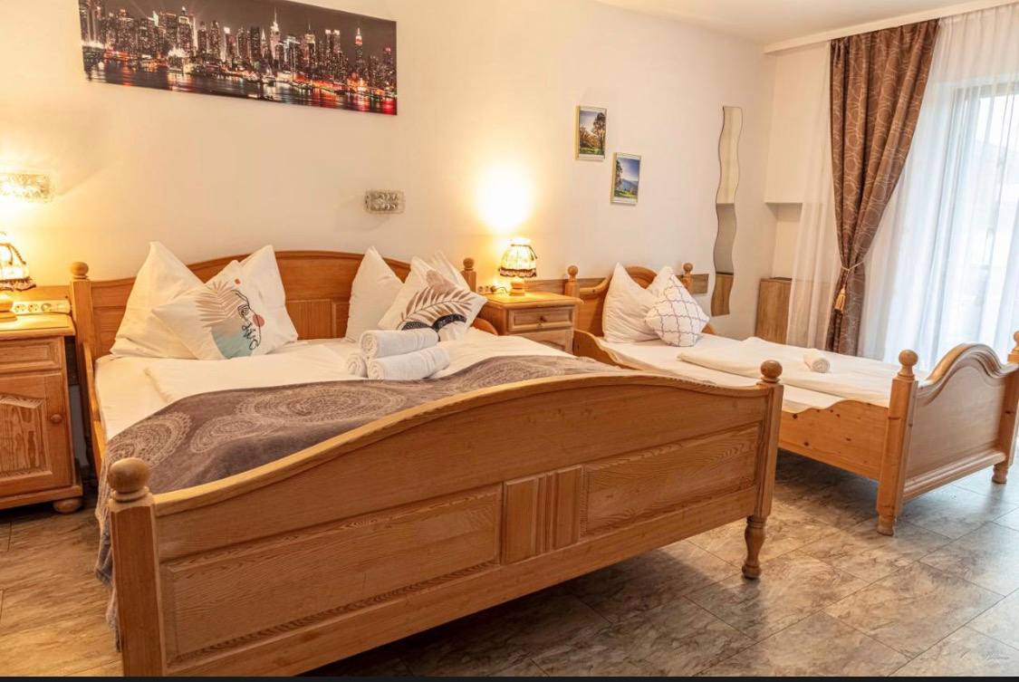 Doppelzimmer mit Balkon
