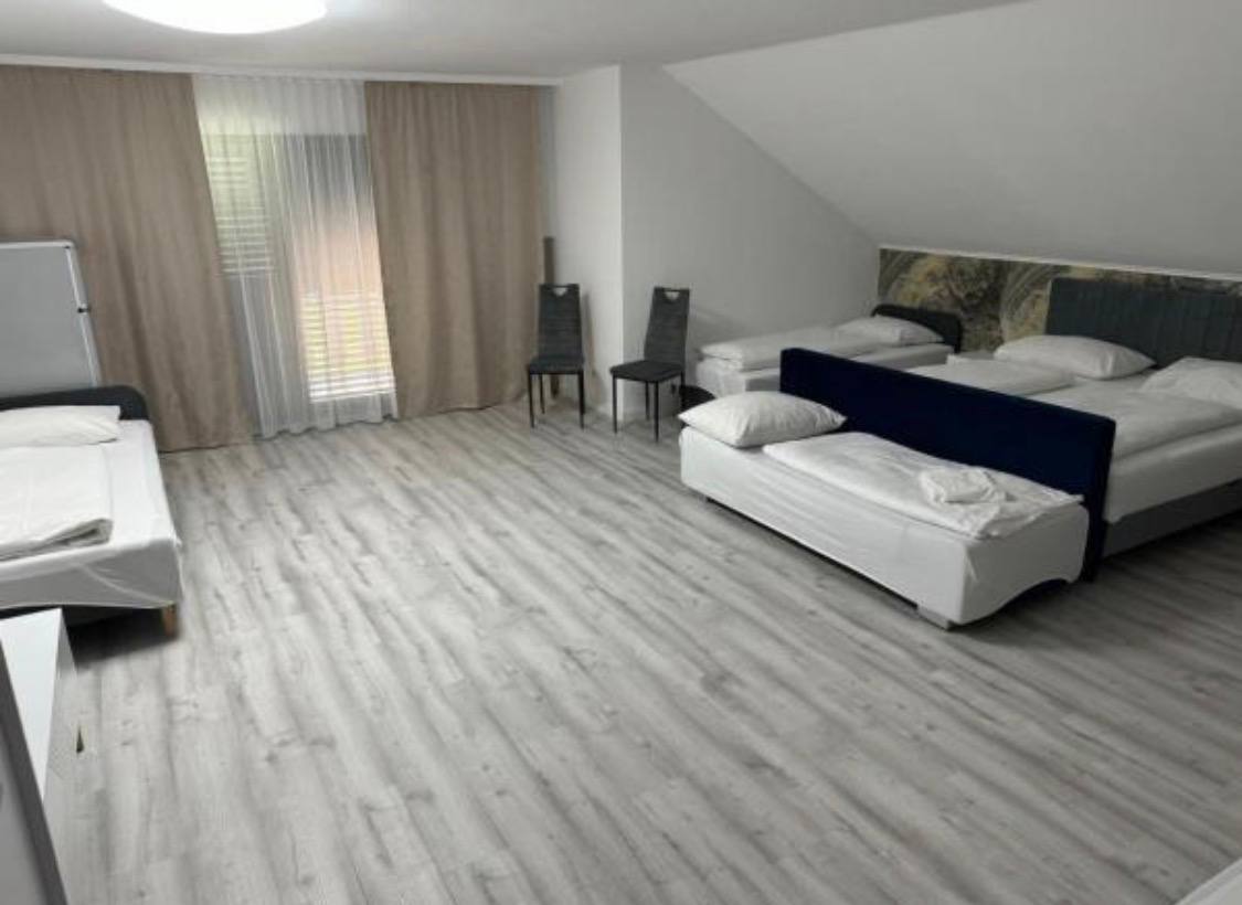 5-Bettzimmer mit Balkon